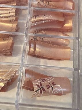 Peach Floral Press-On Nail Tips for Women